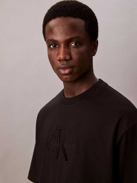 HERO T-SHIRT BLACK (UB1)