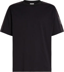  LOGO TAPE T-SHIRT BLACK (BEH)