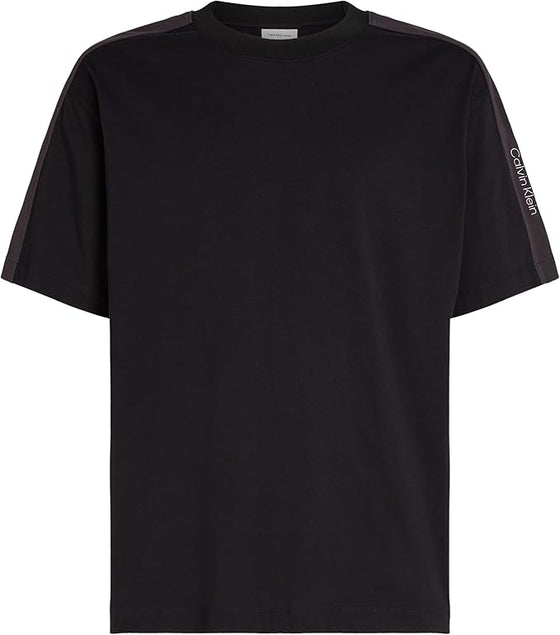 LOGO TAPE T-SHIRT BLACK (BEH)