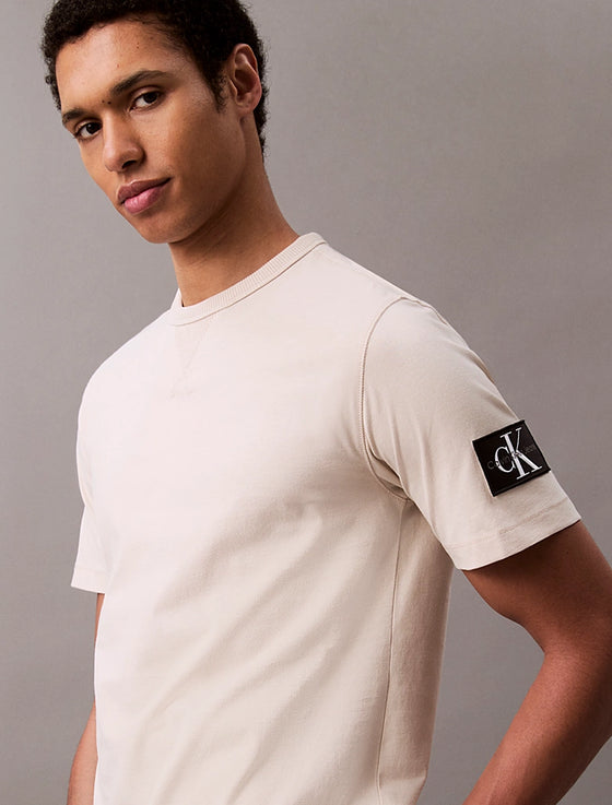 BADGE SLEEVE REGULAR FIT T-SHIRT OATMEAL (PDV)