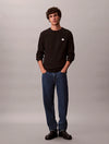 WAFFLE CHEST BADGE LS CREW BLACK (UB1)