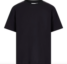  LOGO TAPE T-SHIRT BLACK (BEH)